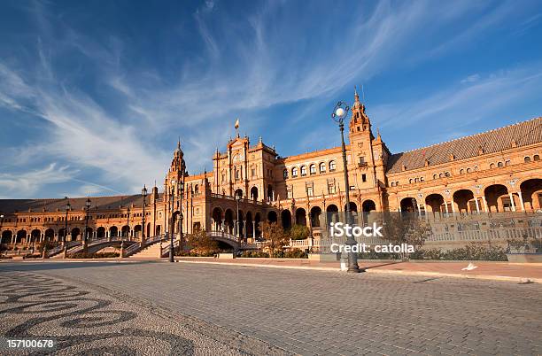 Красивые Plaza De Espana В Севилья — стоковые фотографии и другие картинки Андалусия - Андалусия, Архитектура, Без людей