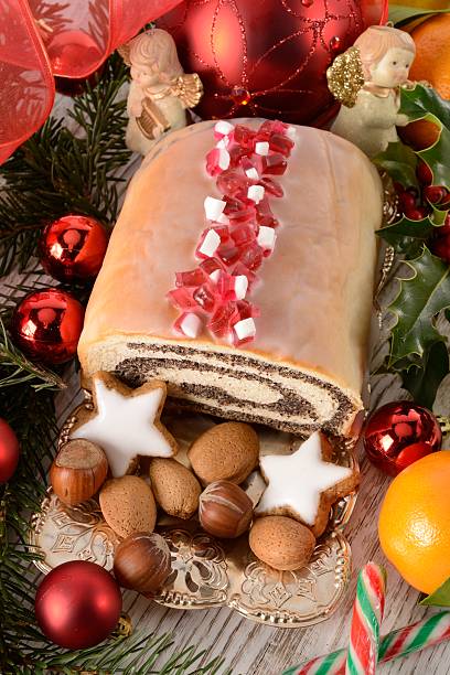 istock poppy cake for christmas 157106286