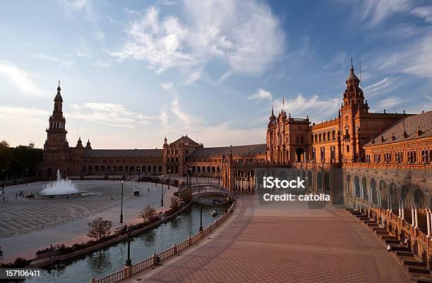 Plaza De Espana Bei Sonnenuntergang Stockfoto und mehr Bilder von Abenddämmerung - Abenddämmerung, Andalusien, Architektur