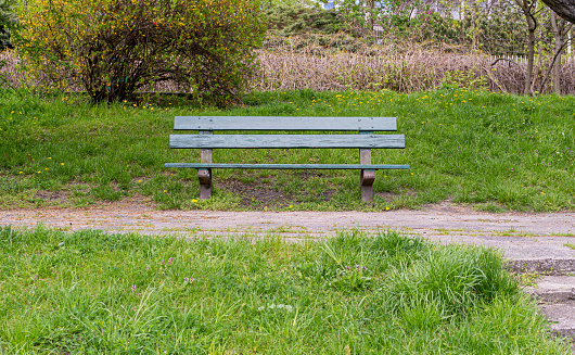 Old Wooden Bench in Park, Outdoor City Architecture, Green Wooden Benches, Outdoor Chair, Urban Public Furniture, Empty Plank Seat, Comfortable Bench in Recreation Area, Old Bench