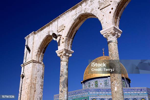 Foto de Domo Da Rocha e mais fotos de stock de Jerusalém - Jerusalém, Dourado - Descrição de Cor, Degraus