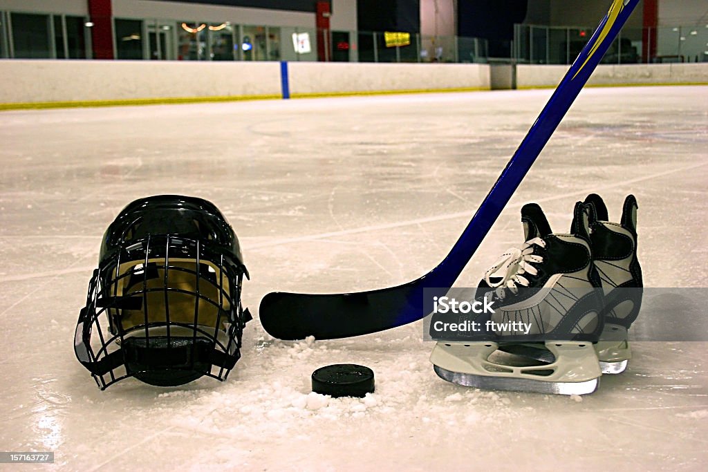 Joueur de Hockey sur glace - Photo de Casque libre de droits