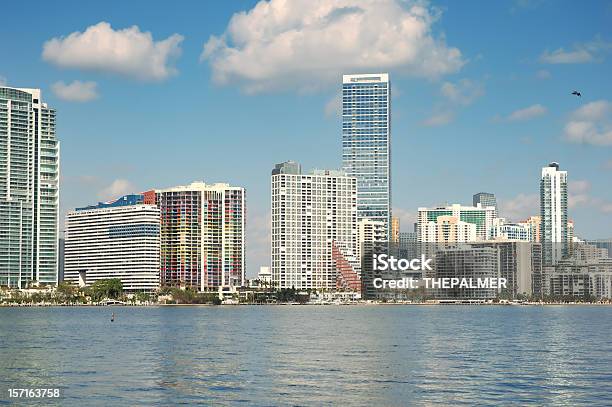 Foto de Horizonte De Miami Flórida e mais fotos de stock de Apartamento - Apartamento, Arranha-céu, Baía de Biscayne