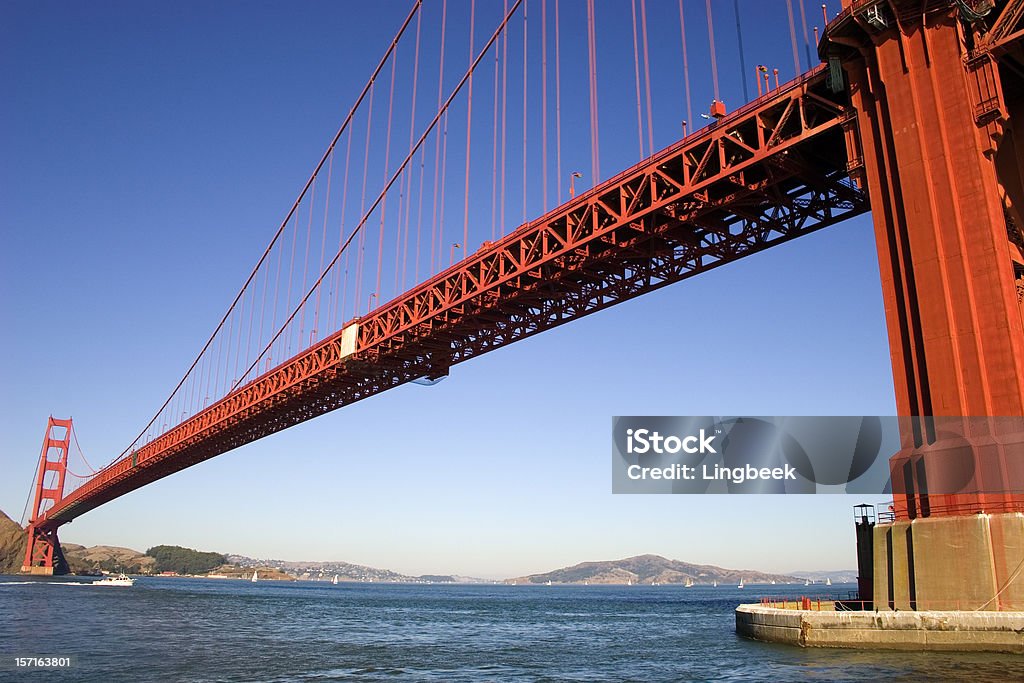 En diagonal puente Golden Gate, San Francisco - Foto de stock de Agua libre de derechos