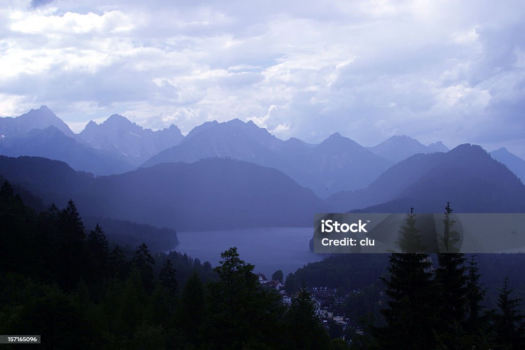 Lago alpino azul ambiente - Royalty-free Tempestade Foto de stock