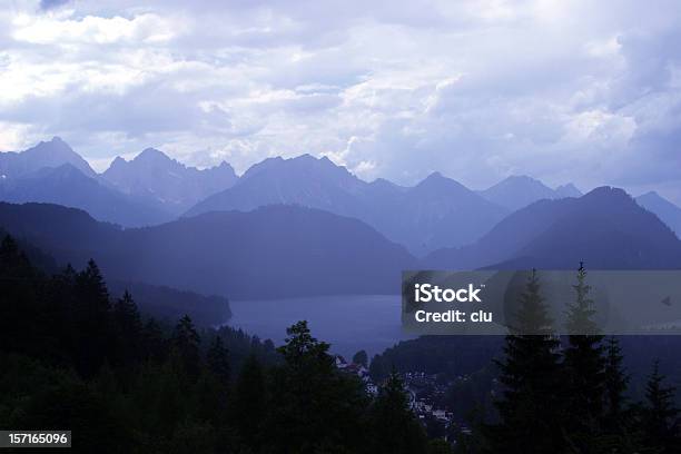Альпийское Озеро Blue Настроение — стоковые фотографии и другие картинки Буря - Буря, Атмосфера - Понятия, Вода