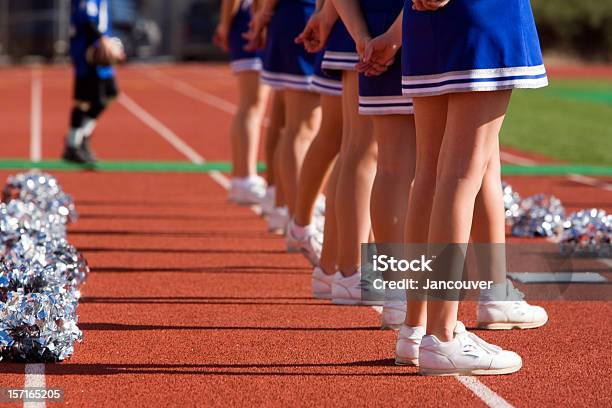 Cheerleaderki - zdjęcia stockowe i więcej obrazów Cheerleaderka - Cheerleaderka, Dziecko, Futbol amerykański
