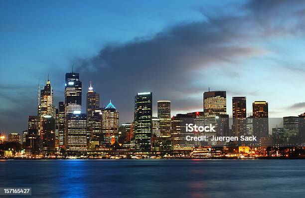 Na Panoramę Sydney - zdjęcia stockowe i więcej obrazów Circular Quay - Circular Quay, Australia, Biurowiec