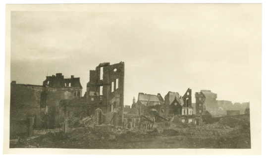 Decrépita edificios en la ciudad de Bremen Alemania durante la guerra photo