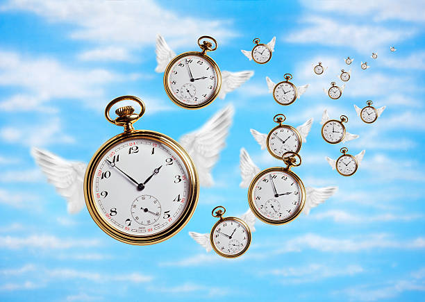Gerenciar o tempo Time Flies 2 Stock Photo - Download Image Now - Clock, Flying, Time Flies -  iStock