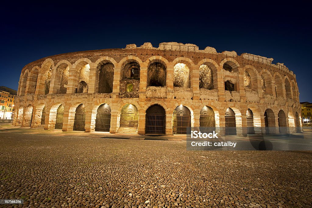 Arena di Verona w nocy-Włochy - Zbiór zdjęć royalty-free (Werona - Włochy)