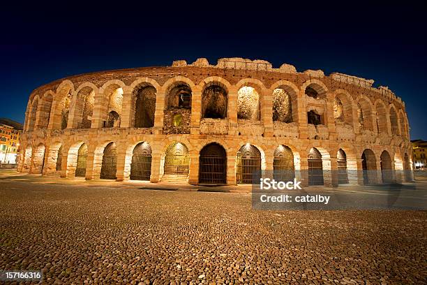 Arena Di Verona W Nocywłochy - zdjęcia stockowe i więcej obrazów Werona - Włochy - Werona - Włochy, Koloseum, Noc