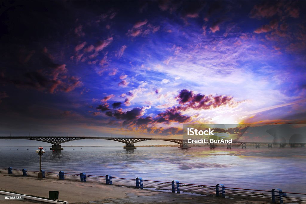 Nubes jn el cielo y al río - Foto de stock de Belleza de la naturaleza libre de derechos