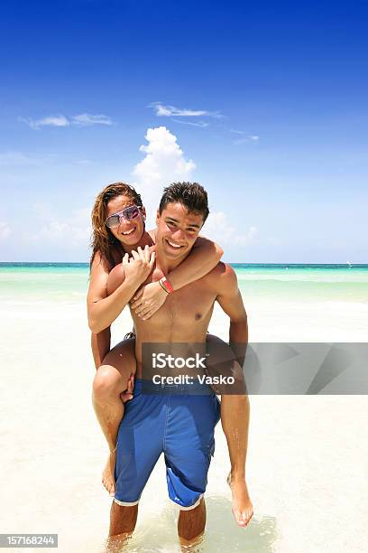 Huckepack Nehmen Am Strand Stockfoto und mehr Bilder von Blau - Blau, Erforschung, Farbbild