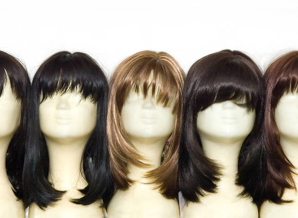 wigs cabeza - fake hair fotografías e imágenes de stock