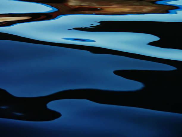 sfondo astratto acqua colorata - liquid water rippled abstract foto e immagini stock