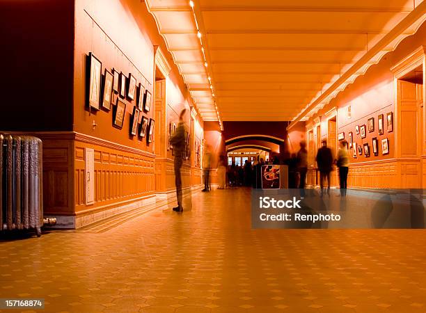 Exhibición De Arte Foto de stock y más banco de imágenes de Interior - Interior, Pasillo de entrada, Museo de arte