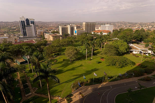 kampala cidade aérea - uganda imagens e fotografias de stock