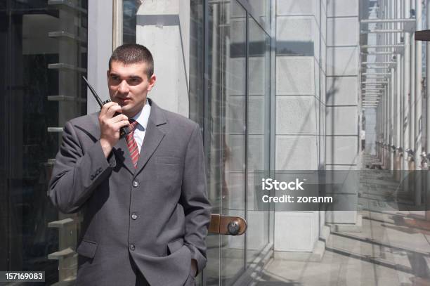 Foto de Guarda De Segurança e mais fotos de stock de Guarda de segurança - Guarda de segurança, Exterior de Prédio, Ofício de Segurança