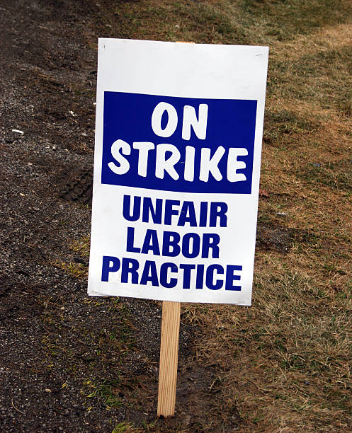 in sciopero segnale - labor union foto e immagini stock