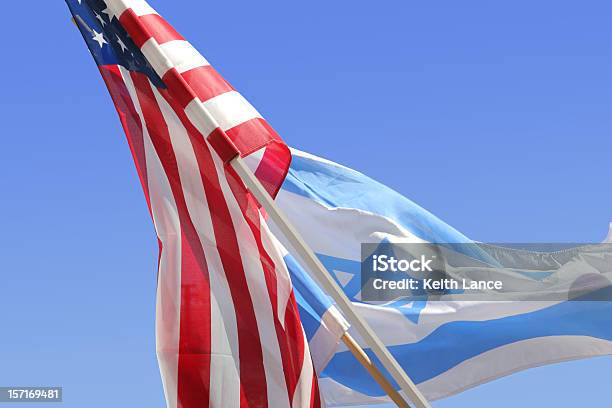 American And Israeli Flags Foto de stock y más banco de imágenes de EE.UU. - EE.UU., Israel, Cultura estadounidense