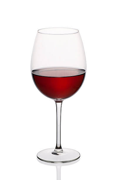 レッドワイングラス白で分離 - pinot noir grape merlot grape cabernet sauvignon grape grape ストックフォトと画像