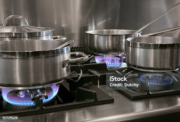 Приготовление Ужин — стоковые фотографии и другие картинки Природный газ - Природный газ, Готовить, Еда