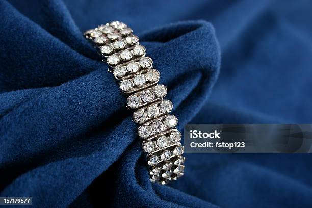 Bracciale Con Diamanti - Fotografie stock e altre immagini di Braccialetto - Braccialetto, Diamante, Accessorio personale