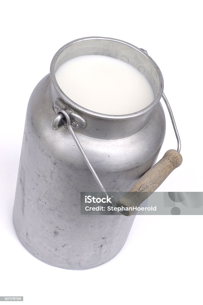 Old-fashioned lait pouvez (isolé sur blanc, le path inclus - Photo de Pot à lait - Pichet libre de droits