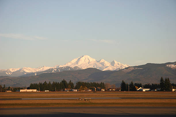 Late Afternoon at the Country Airport Quiet Rural Airport with Mount Baker in Background abbotsford canada stock pictures, royalty-free photos & images