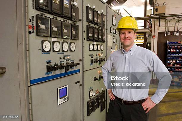 Elektryczne Systemów - zdjęcia stockowe i więcej obrazów Centrum sterowania - Centrum sterowania, Gorąco, Machinery