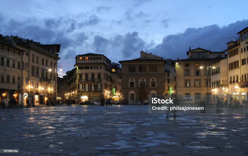 Florence Piazza por la noche - Foto de stock de Calle libre de derechos