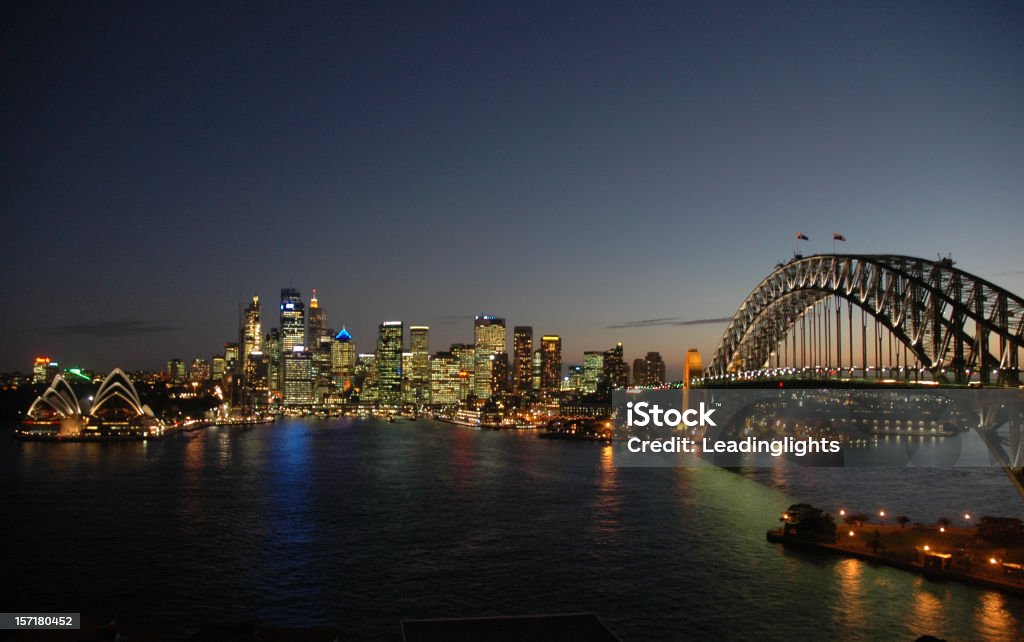 Ponte do Porto de Sydney & CBD, tarde da noite - Royalty-free Ópera de Sydney Foto de stock