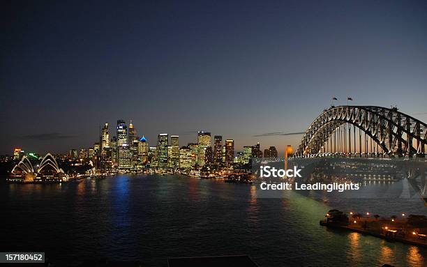 Ponte Do Porto De Sydney Cbd Tarde Da Noite - Fotografias de stock e mais imagens de Ópera de Sydney - Ópera de Sydney, Noite, Pôr-do-sol