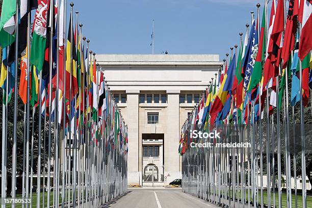 Nazioni Unite A Ginevra - Fotografie stock e altre immagini di L'Aia - L'Aia, Bandiera, Ambientazione esterna
