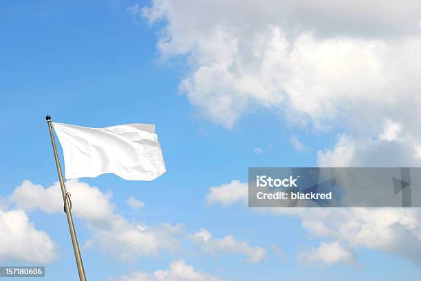 Foto de Bandeira Branca e mais fotos de stock de Bandeira - Bandeira, Espaço Vazio, Branco