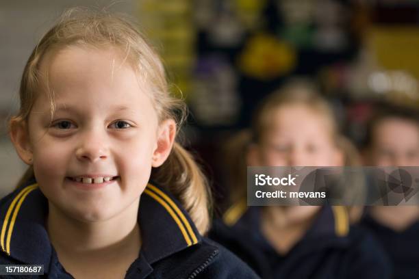 Kinder In Der Schule Stockfoto und mehr Bilder von Akademisches Lernen - Akademisches Lernen, Bildung, Europäischer Abstammung