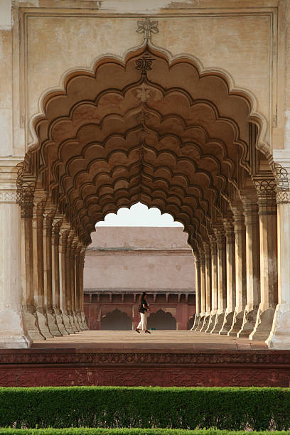 fort w agrze archway - elegance people traveling architecture asia zdjęcia i obrazy z banku zdjęć
