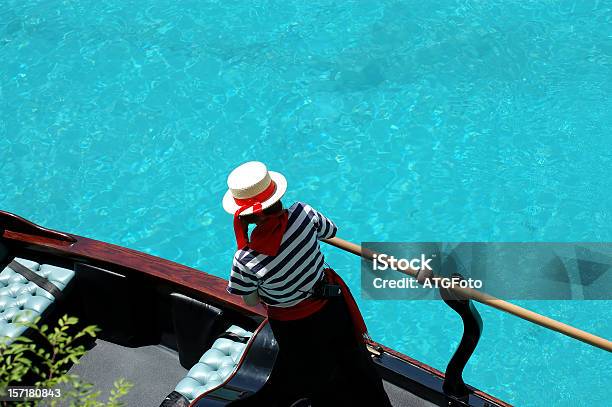 Gondolero Foto de stock y más banco de imágenes de Venecia - Italia - Venecia - Italia, Góndola, Gondolero