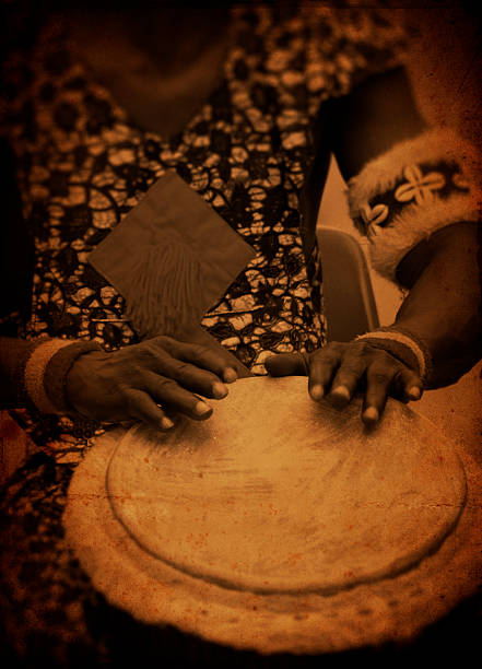 afro-baterista - african descent african culture drum history - fotografias e filmes do acervo