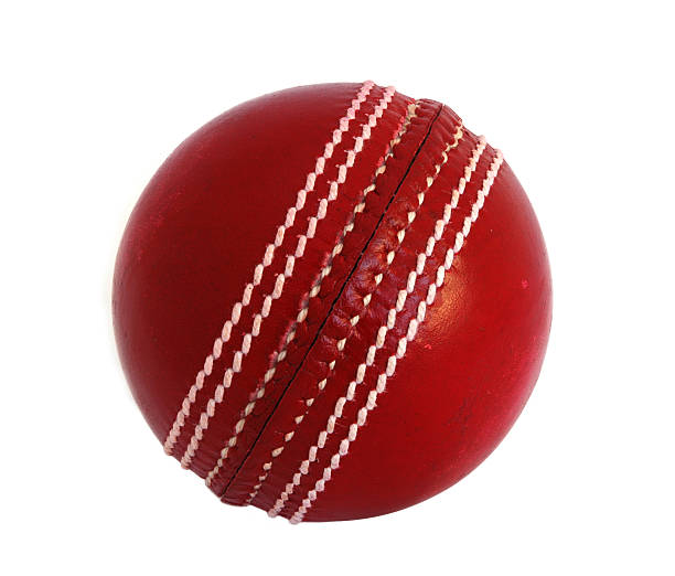 neuen leder-cricket ball gegen weiß - kricketball stock-fotos und bilder