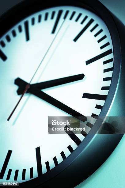 Время Момент — стоковые фотографии и другие картинки Крупный план - Крупный план, Часы - настольные или настенные, Без людей