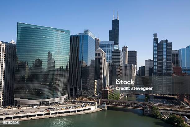 Photo libre de droit de Audessus De La Rivière Chicago banque d'images et plus d'images libres de droit de Chicago - Illinois - Chicago - Illinois, Wacker Drive, 333 West Wacker Drive