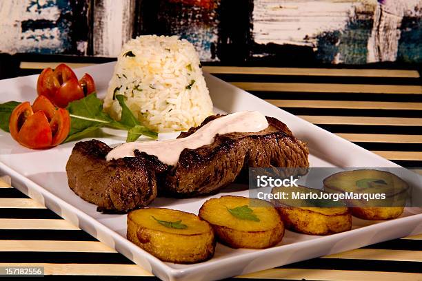 Carne De Vaca E Batata Assada - Fotografias de stock e mais imagens de Almoço - Almoço, Anta, Assado