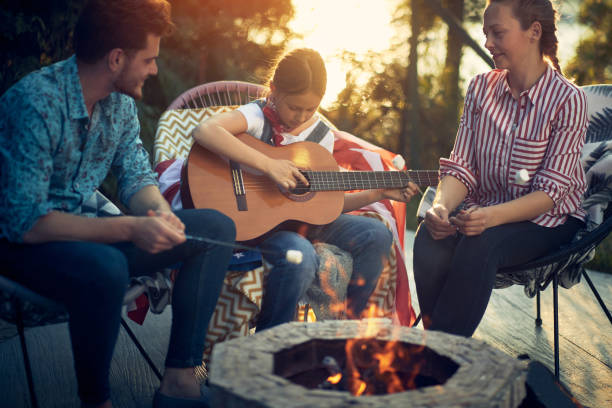 istock A Melodic Family Gathering with Marshmallow Roasting 1571843641