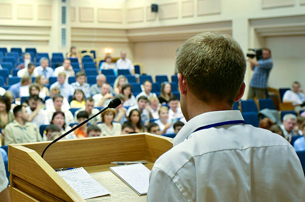 Durante la presentación - foto de stock