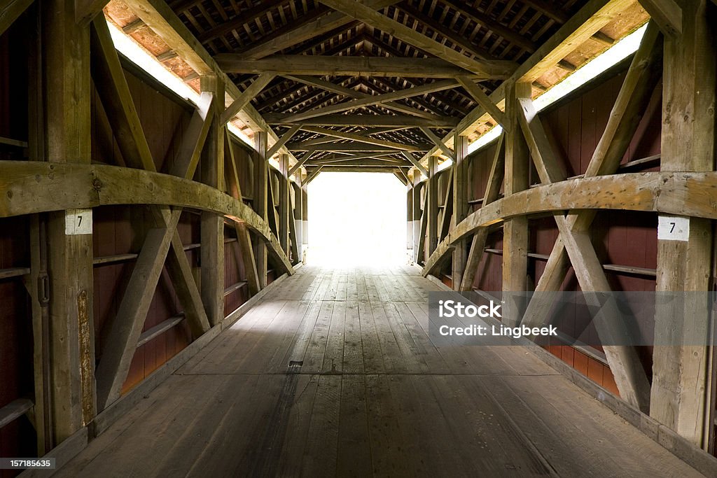 Überdachte Brücke in Amish Country in Richtung das Licht - Lizenzfrei Pennsylvania Stock-Foto