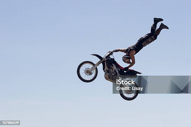 Sprung Auf Den Kopf Stockfoto und mehr Bilder von Stunt - Stunt, Motocross, Extremsport