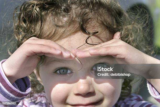 Foto de Posso Ver Você e mais fotos de stock de 2-3 Anos - 2-3 Anos, Amizade, Autoconfiança