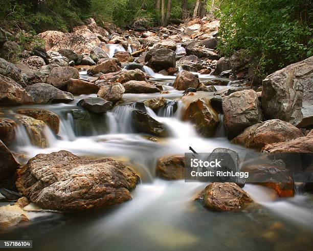 Fließenden Bach Stockfoto und mehr Bilder von Gebirge Uinta Mountains - Gebirge Uinta Mountains, Bach, Berg